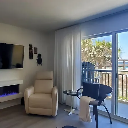 Pelican Isle 102